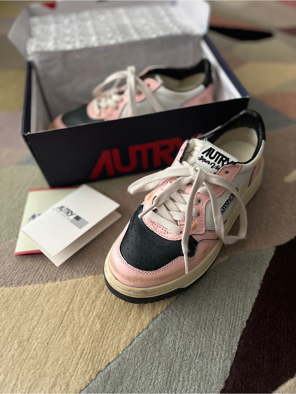 Autry Medalist Low Super Vintage Sneaker